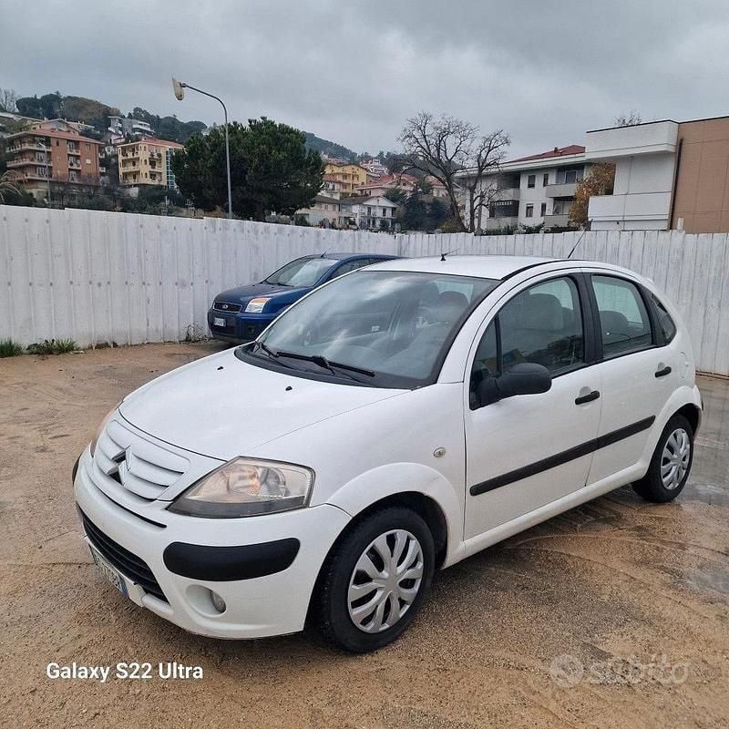 Bianco Usata 2011 Citroën C3 Tre volumi | 2600 € (Ottimo prezzo) - Immagine 1/4