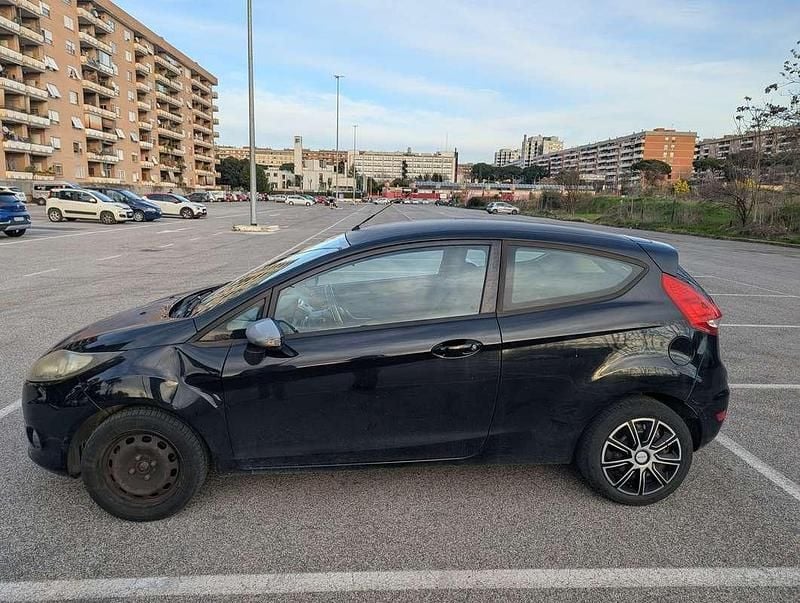 Usata Ford Fiesta 82 CV (60 kW) 2010 Nero Utilitaria