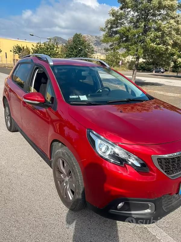 Usata Peugeot 2008 S 100 CV (73 kW) 2018 SUV