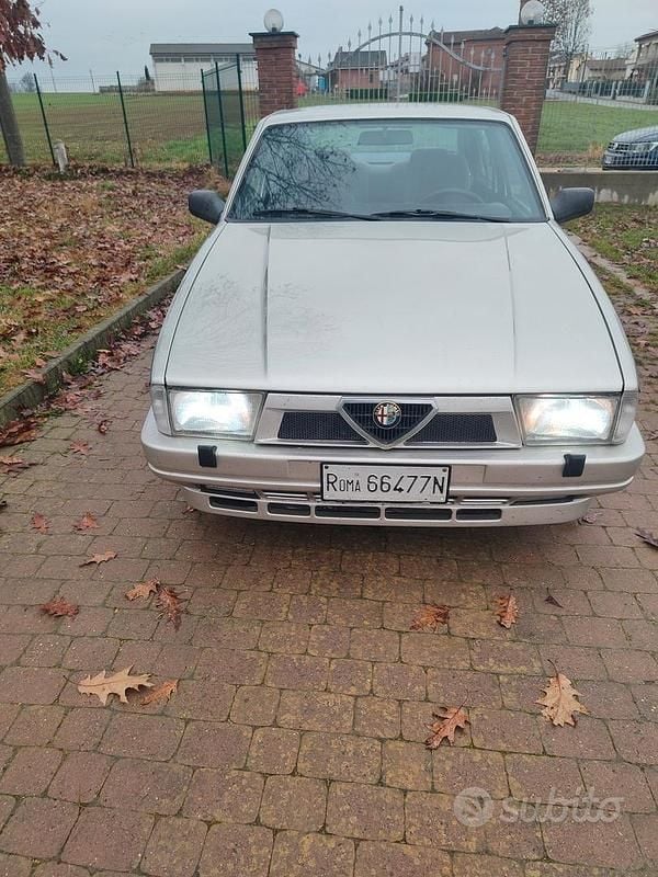 Usata Alfa Romeo 75 1987 Grigio Berlina