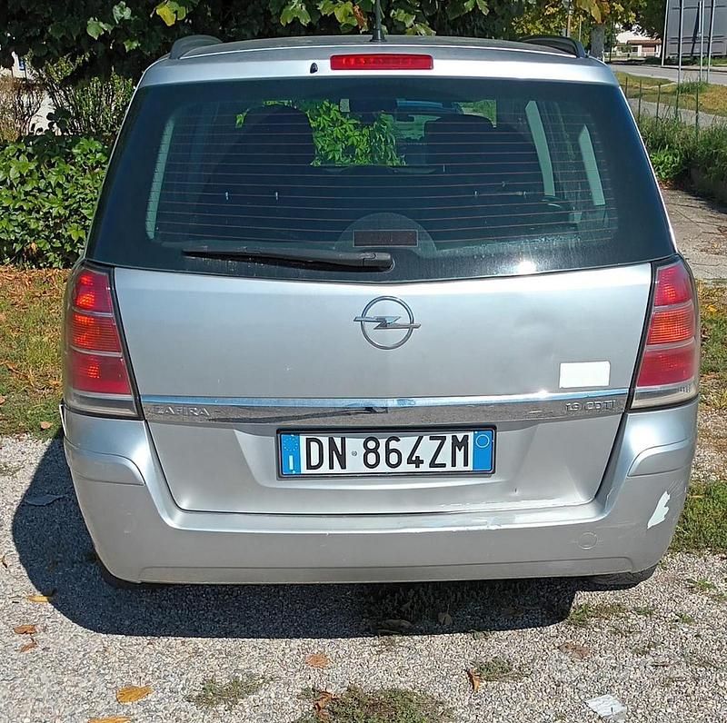 Usata Opel Zafira 120 CV (88 kW) 2008 Grigio Monovolume