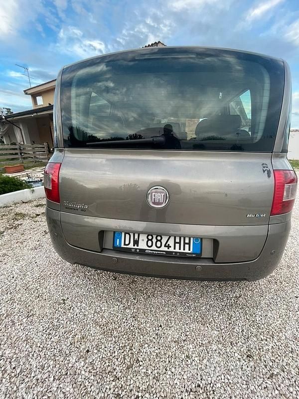 Usata Fiat Multipla 120 CV (88 kW) 2009 Grigio Monovolume