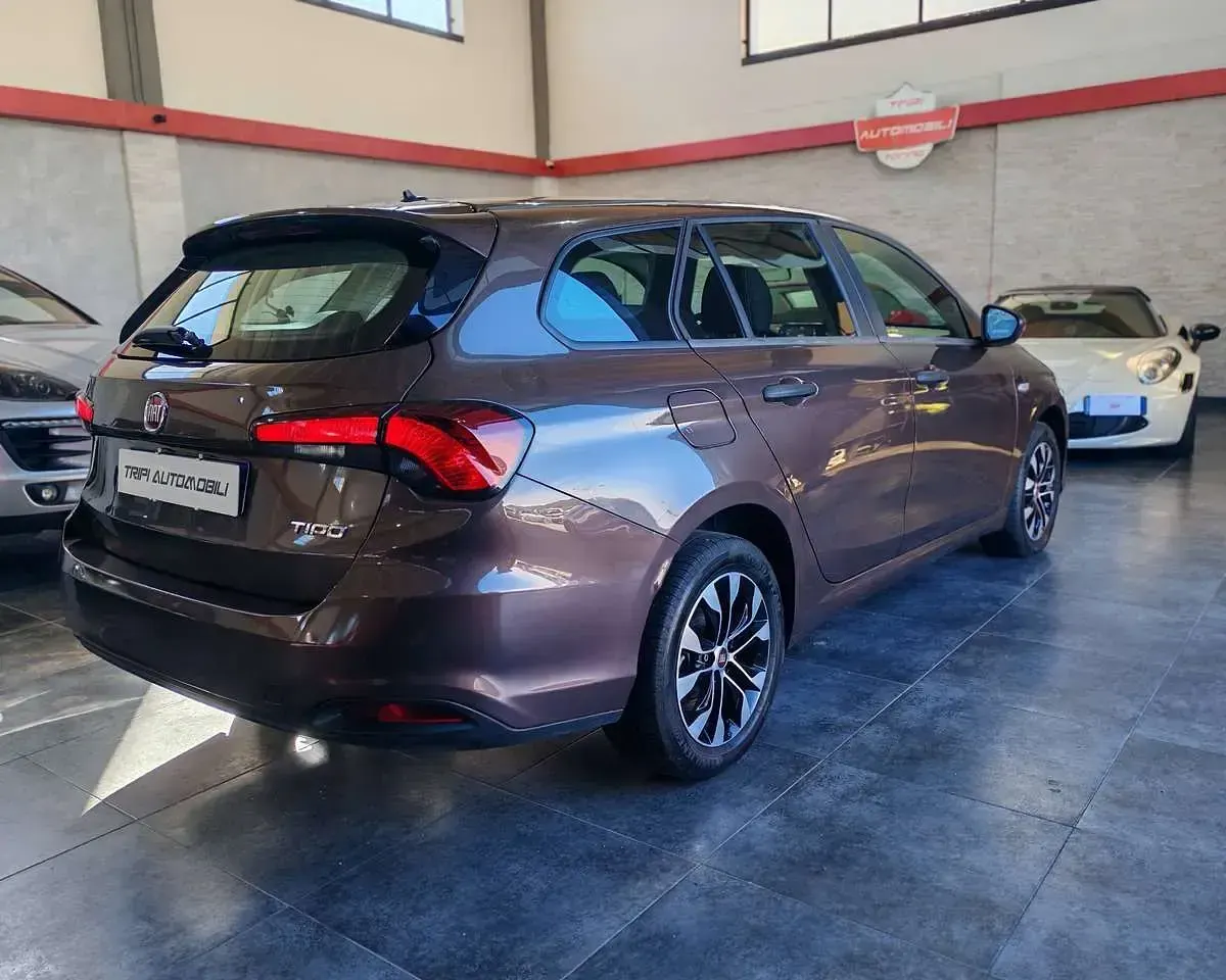 Usata Fiat Tipo Business 131 CV (96 kW) 2021 Marrone Station wagon
