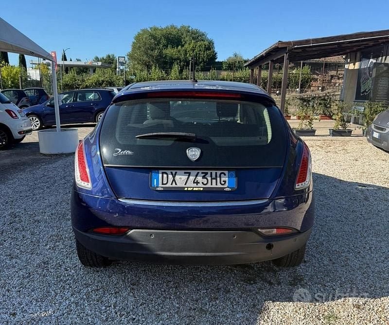 Usado Lancia Delta 105 CV (77 kW) 2009 Azul Utilitario