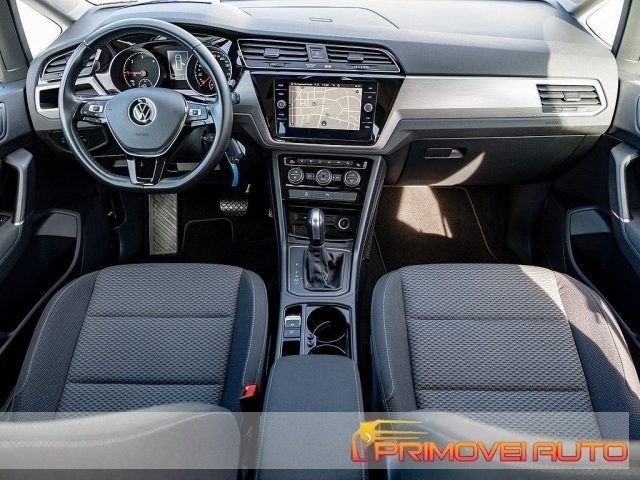 Nero Usata 2021 VW Touran Comfortline Monovolume | 31.800 € (Molto cara) - Immagine 1/4