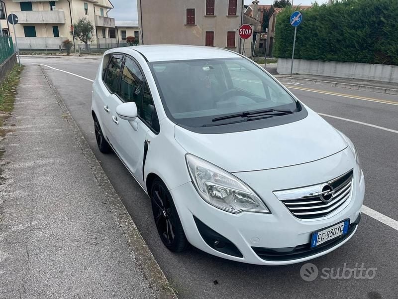 Usata Opel Meriva 101 CV (74 kW) 2011 Bianco Monovolume