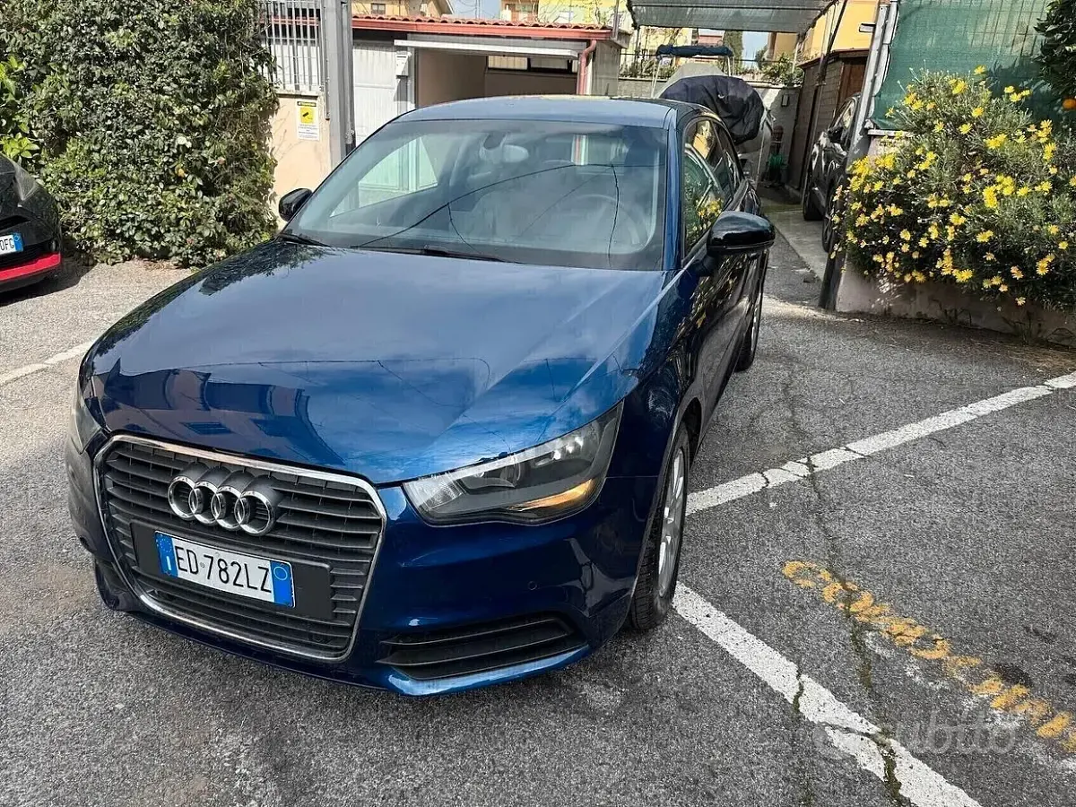 Usata Audi A1 Attraction 122 CV (89 kW) 2010 Blu Utilitaria