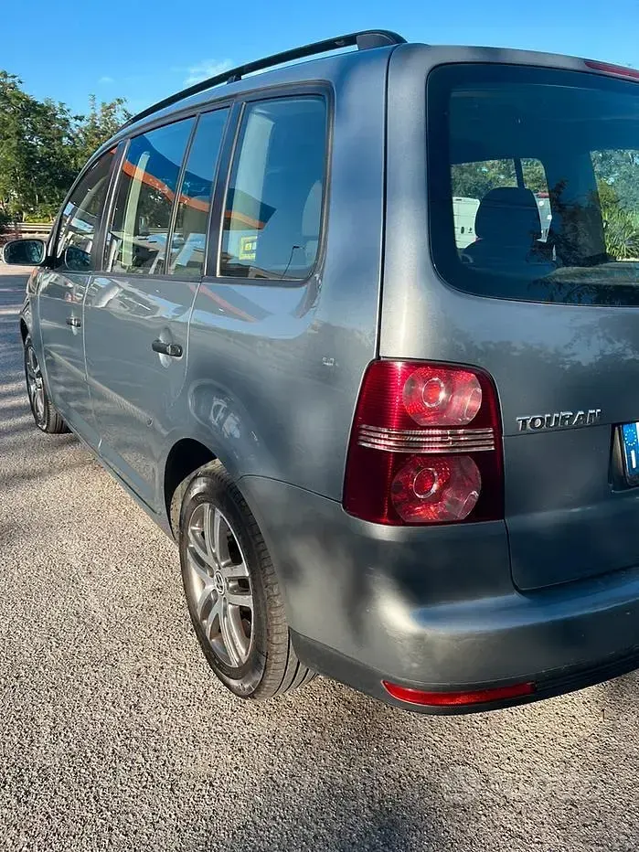 Usata VW Touran 105 CV (77 kW) 2008 Grigio Monovolume