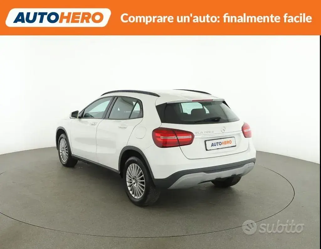 Käytetty Mercedes GLA200 Business 136 HP (100 kW) 2019 Valkoinen Katumaasturi