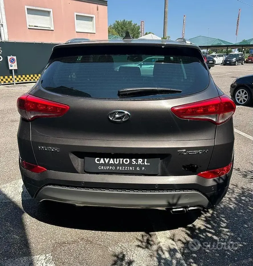 Usata Hyundai Tucson Comfort 136 CV (100 kW) 2017 Grigio SUV