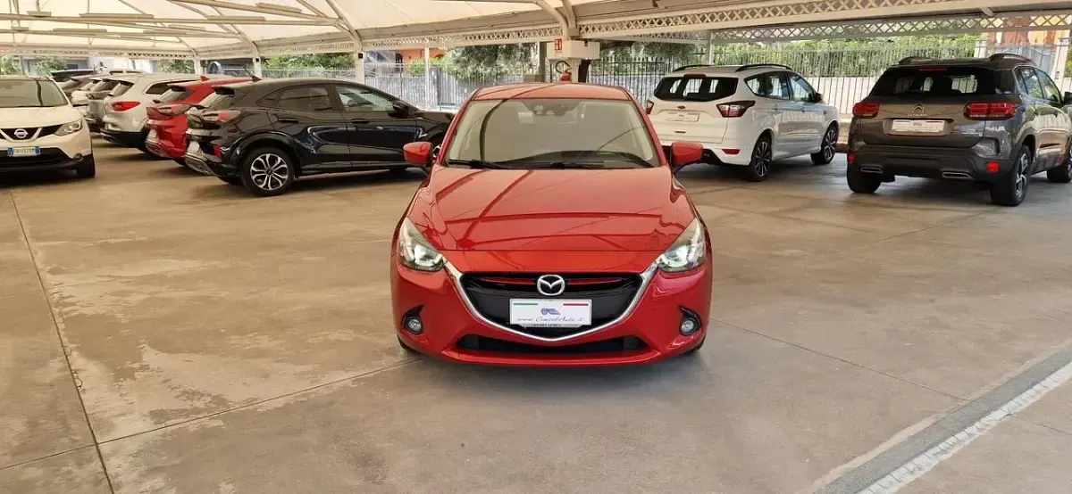 Usata Mazda 2 Exceed 105 CV (77 kW) 2016 Rosso Utilitaria