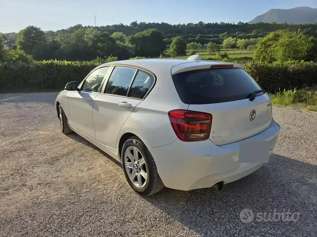 Usata BMW 116 Comfort Edition 116 CV (85 kW) 2011 Bianco Utilitaria