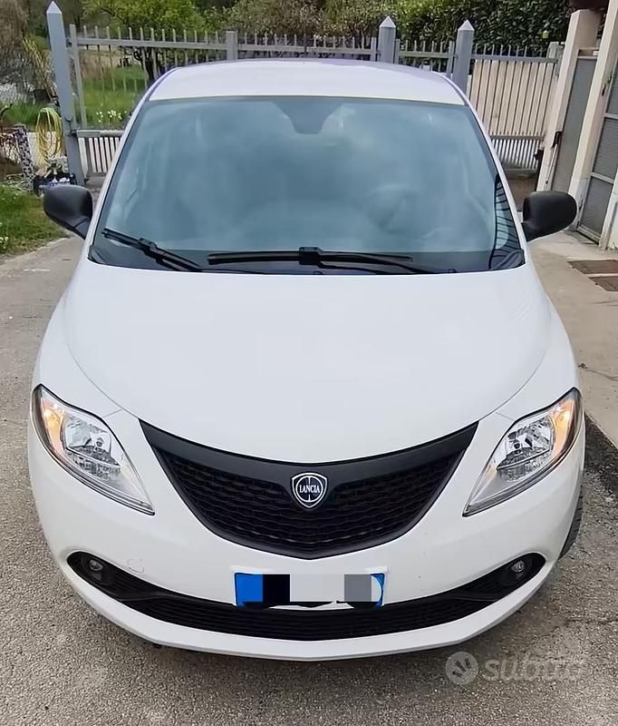 Usata Lancia Ypsilon S 69 CV (50 kW) 2019 Bianco Utilitaria