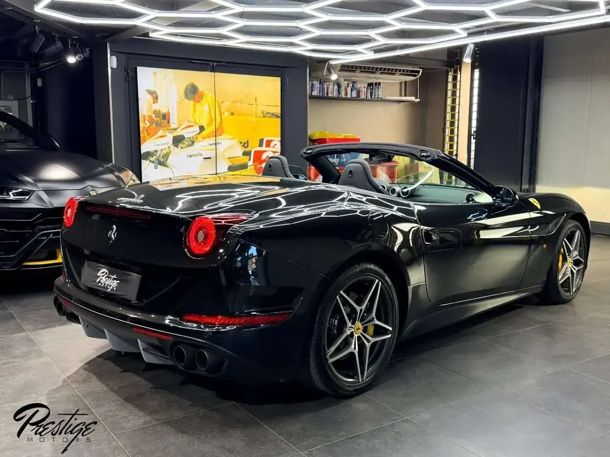 Usata Ferrari California 560 CV (411 kW) 2016 Nero Cabrio