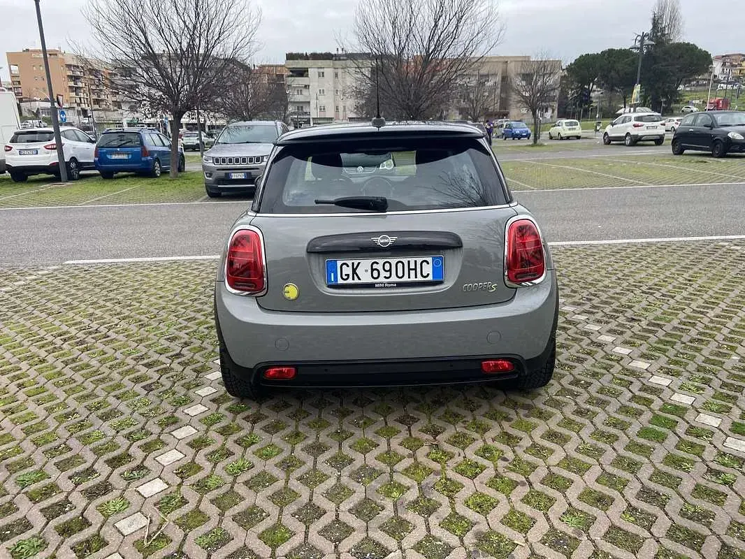 Usata Mini Cooper SE 75 kW (102 CV) 2022 Utilitaria
