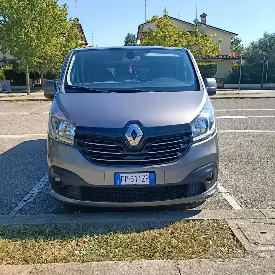 Usata Renault Trafic 125 CV (91 kW) 2018 Grigio Monovolume