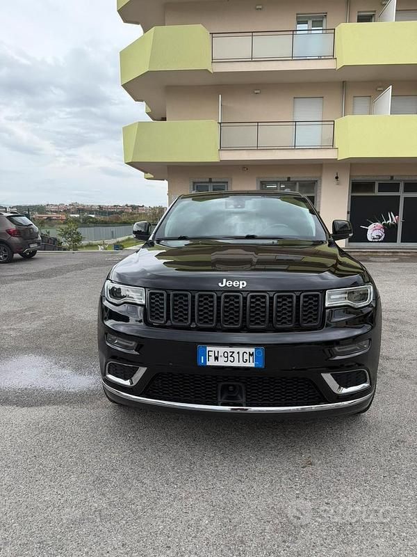 Nero Usata 2019 Jeep Grand Cherokee Summit SUV | 24.000 € (Buon prezzo) - Immagine 1/4