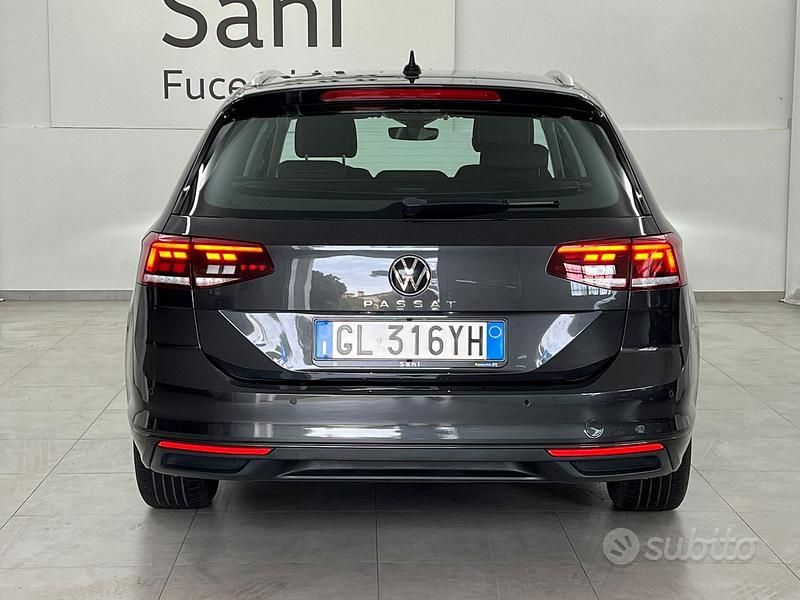 Usata VW Passat Business 150 CV (110 kW) 2022 Grigio Station wagon