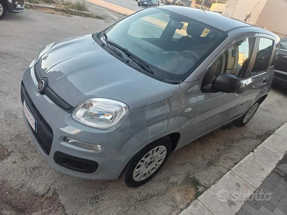 Usata Fiat Panda 69 CV (50 kW) 2018 Grigio Utilitaria