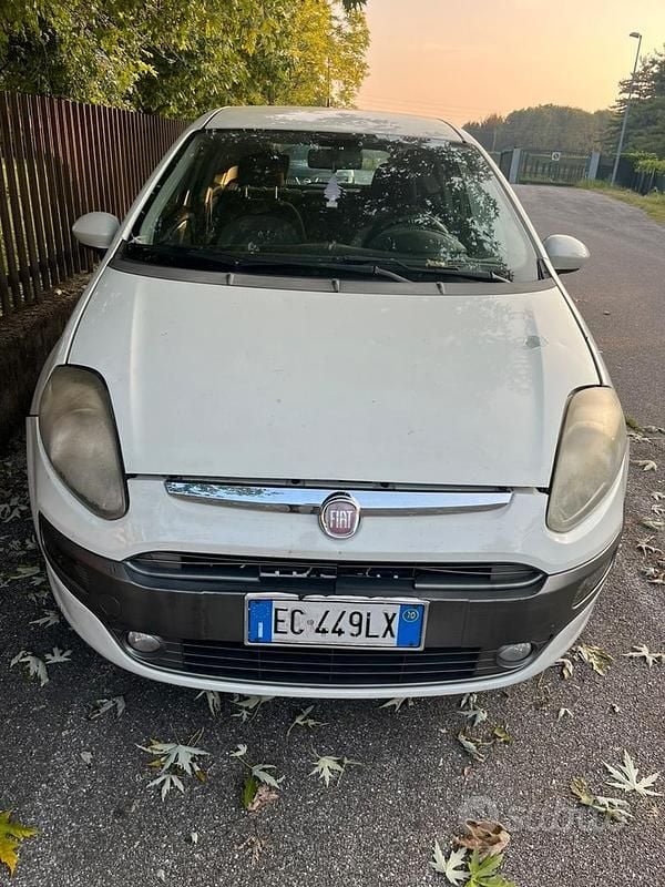 Bianco Usata 2010 Fiat Punto Evo Due volumi | 1000 € (Super prezzo) - Immagine 1/4