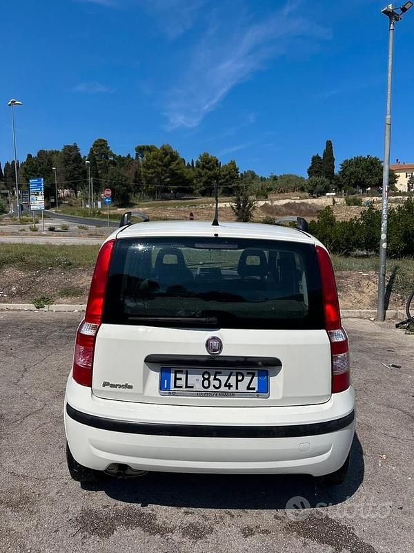 Usata Fiat Panda Life 69 CV (50 kW) 2012 Bianco Utilitaria
