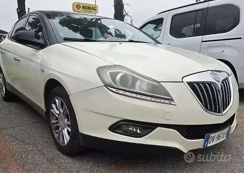 Usata Lancia Delta 120 CV (88 kW) 2009 Bianco Utilitaria
