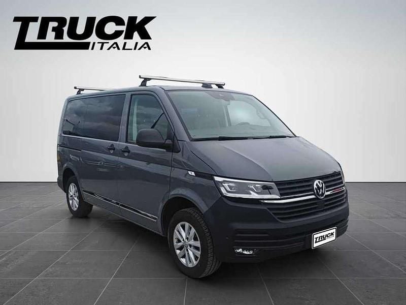 Usata VW Transporter 150 CV (110 kW) 2022 Grigio scuro Furgone