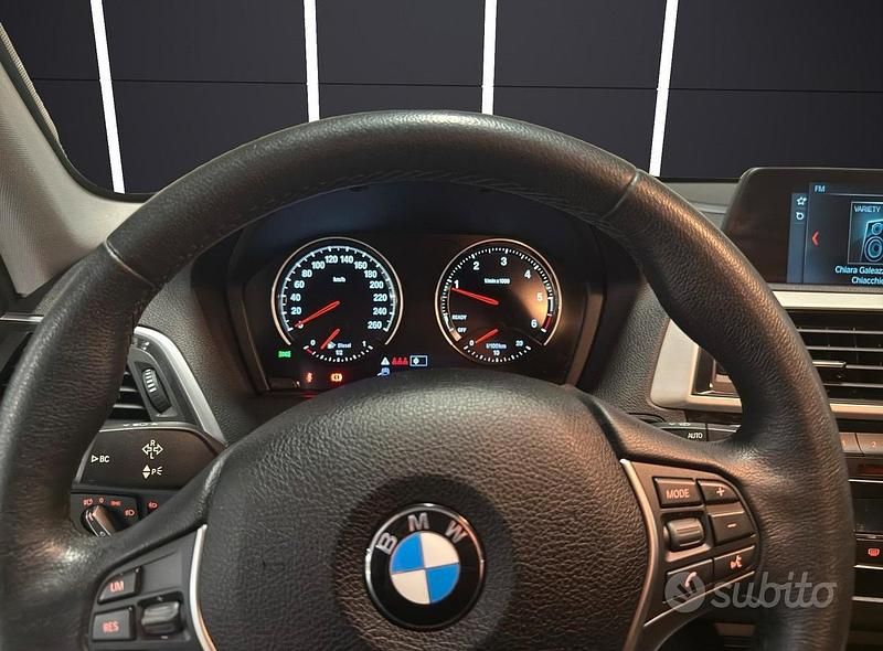 Begagnad BMW 118 Advantage 150 HK (110 kW) 2018 Svart Halvkombi