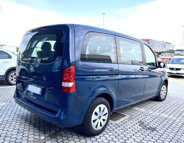 Usata Mercedes V200 Executive 136 CV (100 kW) 2018 Blu Monovolume