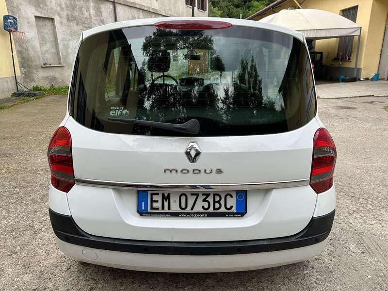 Usata Renault Grand Modus 103 CV (75 kW) 2012 Bianco Monovolume