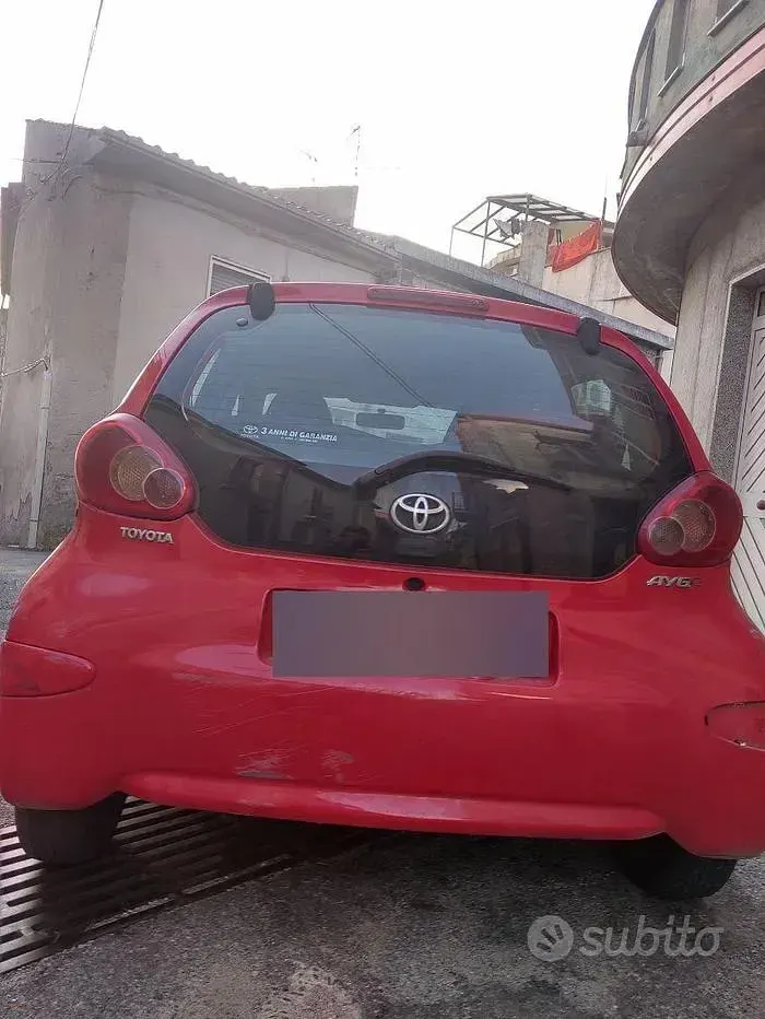 Usata Toyota Aygo 68 CV (50 kW) 2007 Rosso Utilitaria