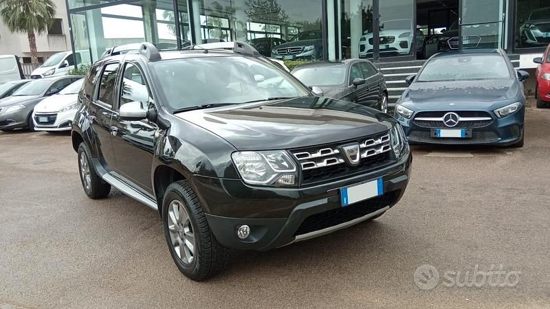 Usata Dacia Duster Lauréate 114 CV (83 kW) 2017 Nero SUV