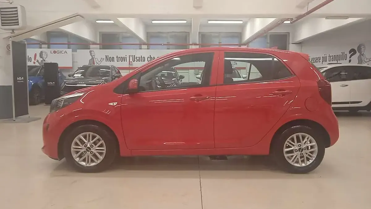 Usata Kia Picanto Urban 67 CV (49 kW) 2023 Shiny red Utilitaria