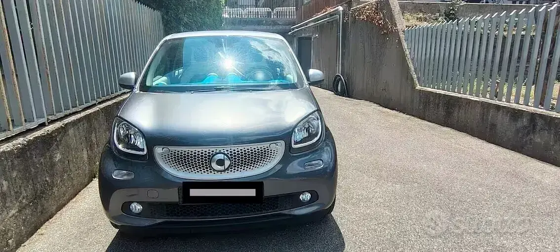 Usata Smart ForFour Passion 71 CV (52 kW) 2015 Grigio Utilitaria