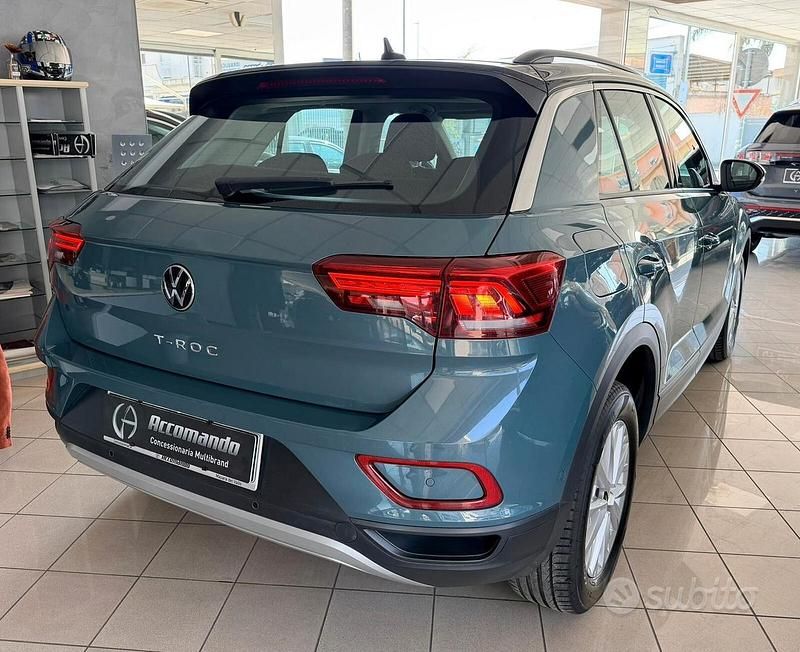 Usata VW T-Roc 116 CV (85 kW) 2023 Verde SUV