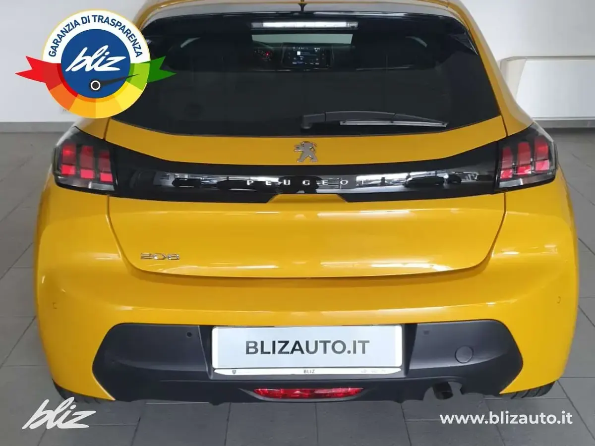 Usata Peugeot 208 Active 101 CV (74 kW) 2023 Giallo Utilitaria
