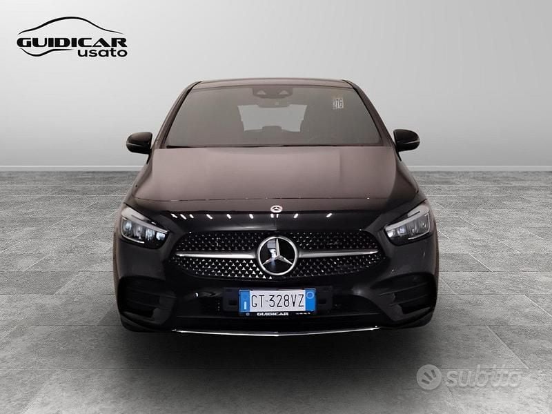 Usata Mercedes E250 AMG 2024 Nero Monovolume