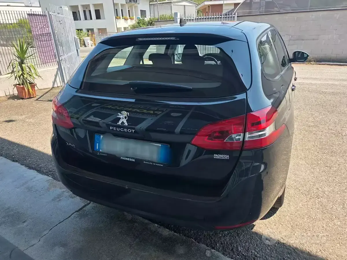 Usata Peugeot 308 Business-Line 120 CV (88 kW) 2019 Nero Station wagon