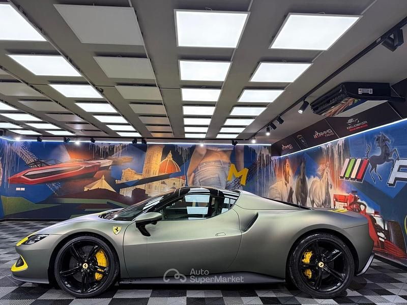 Nuova Ferrari 296 700 CV (514 kW) 2026 Verde Cabrio