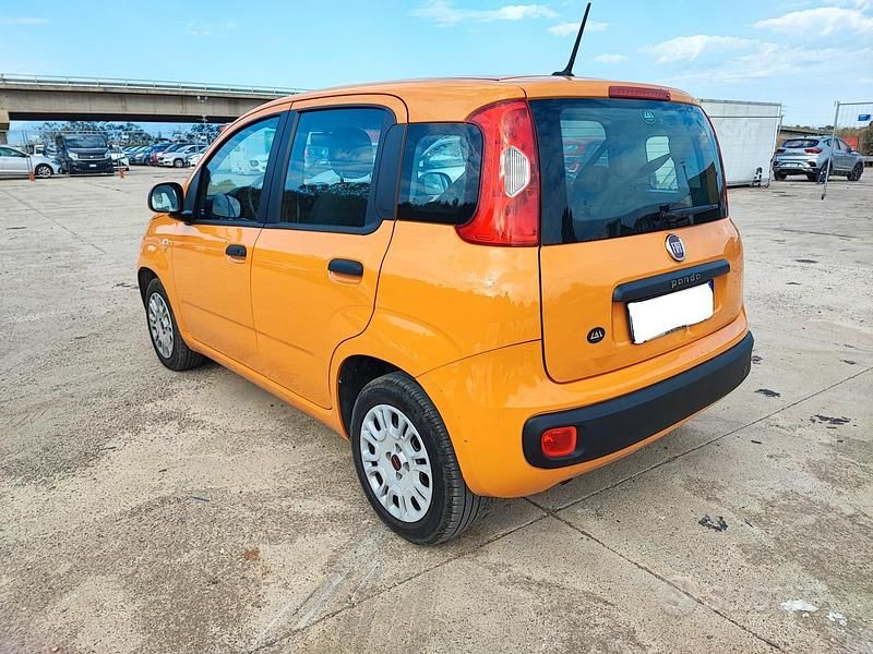 Usata Fiat Panda Easy 69 CV (50 kW) 2021 Arancione Berlina