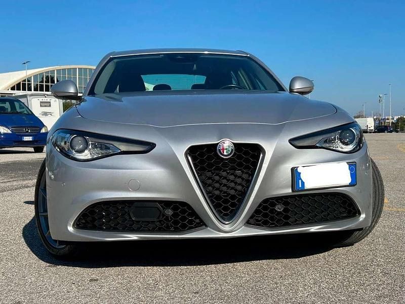Usata Alfa Romeo Giulia Ti 190 CV (139 kW) 2021 Argento Berlina