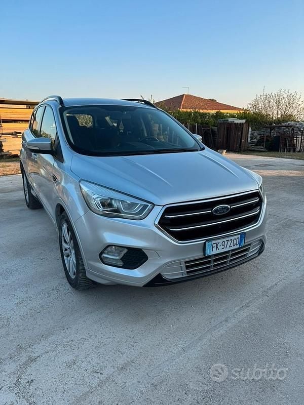 Usata Ford Kuga 120 CV (88 kW) 2017 SUV