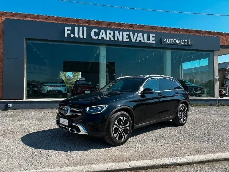 Usata Mercedes GLC220 Executive 194 CV (142 kW) 2021 Nero pastello SUV