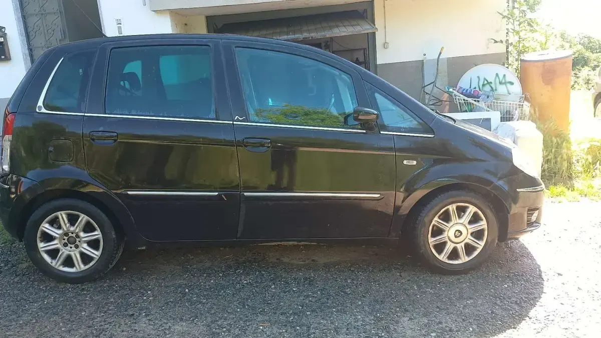 Usata Lancia Musa 101 CV (74 kW) 2008 Monovolume