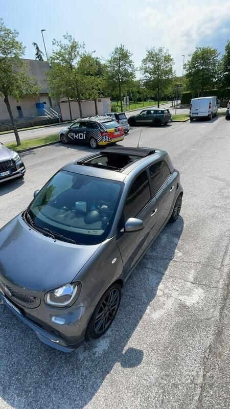 Usata Smart ForFour Brabus 109 CV (80 kW) 2017 Grigio Utilitaria