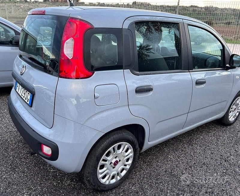 Usata Fiat Panda Lounge 69 CV (50 kW) 2019 Grigio Utilitaria