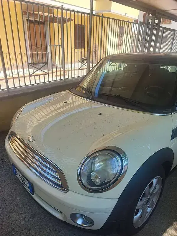 Usata Mini Cooper 120 CV (88 kW) 2009 Beige Utilitaria