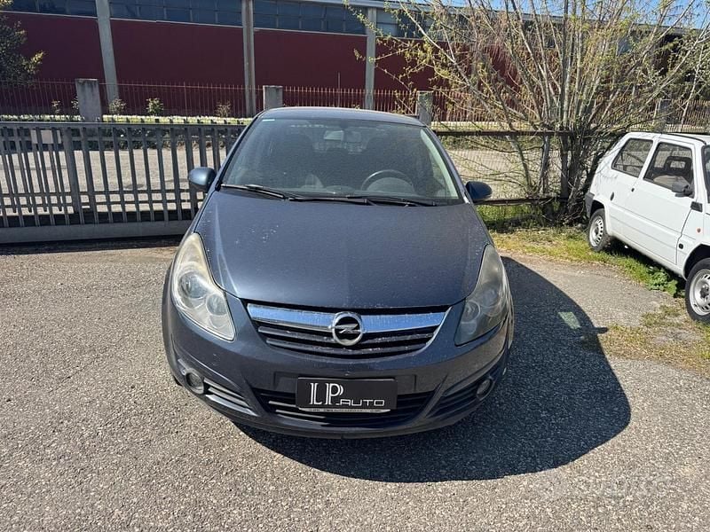 Usata Opel Corsa 95 CV (69 kW) 2012 Blu Utilitaria
