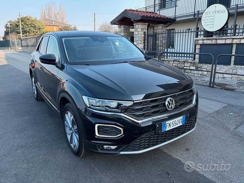 Usata VW T-Roc Style 116 CV (85 kW) 2018 Nero SUV