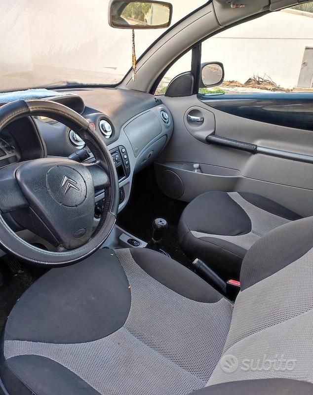 Begagnad Citroën C3 Pluriel 73 HK (53 kW) 2005 Svart Cab